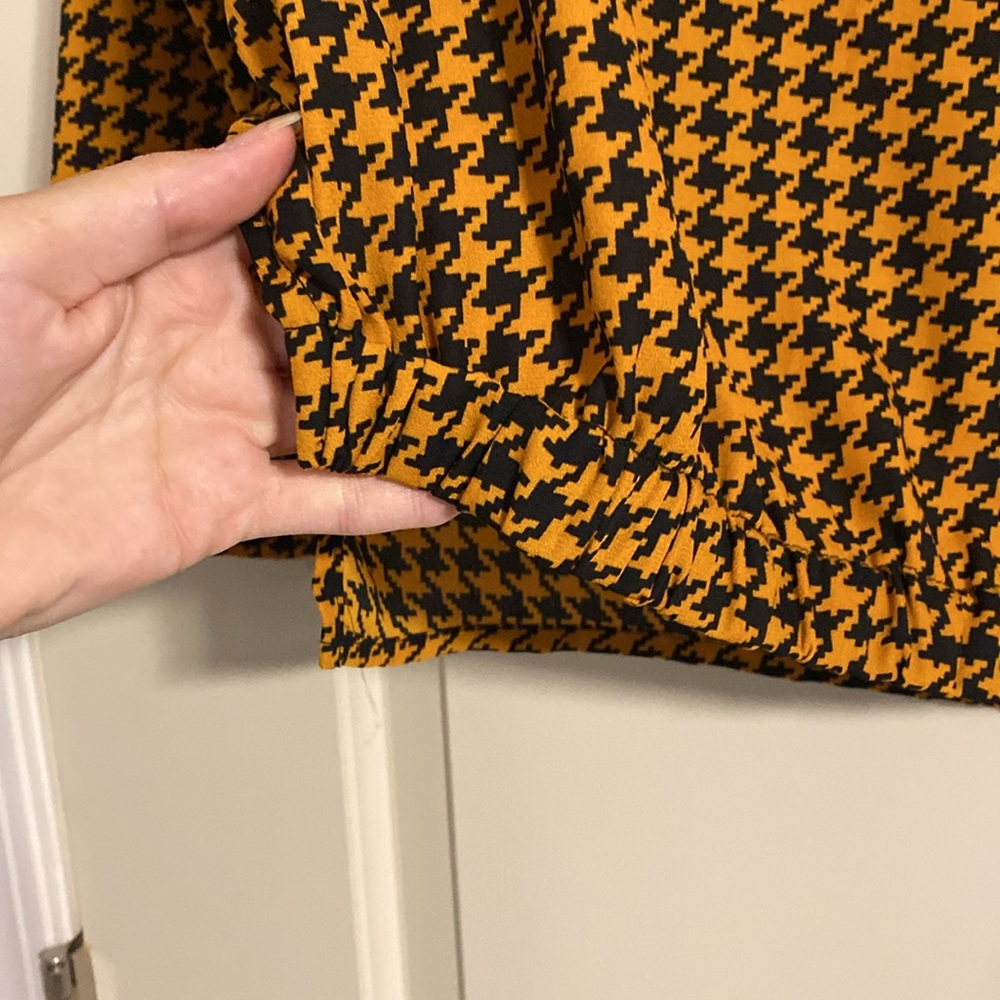 2/$10! RO&DE. Women’s blouse. - Picture 3 of 7